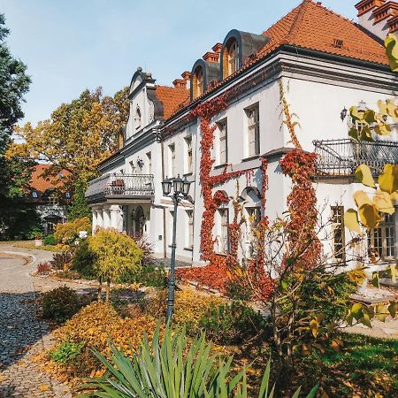 Palac Czarny Las Wożniki Exteriör bild