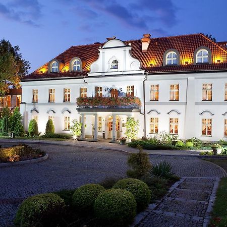 Palac Czarny Las Wożniki Exteriör bild