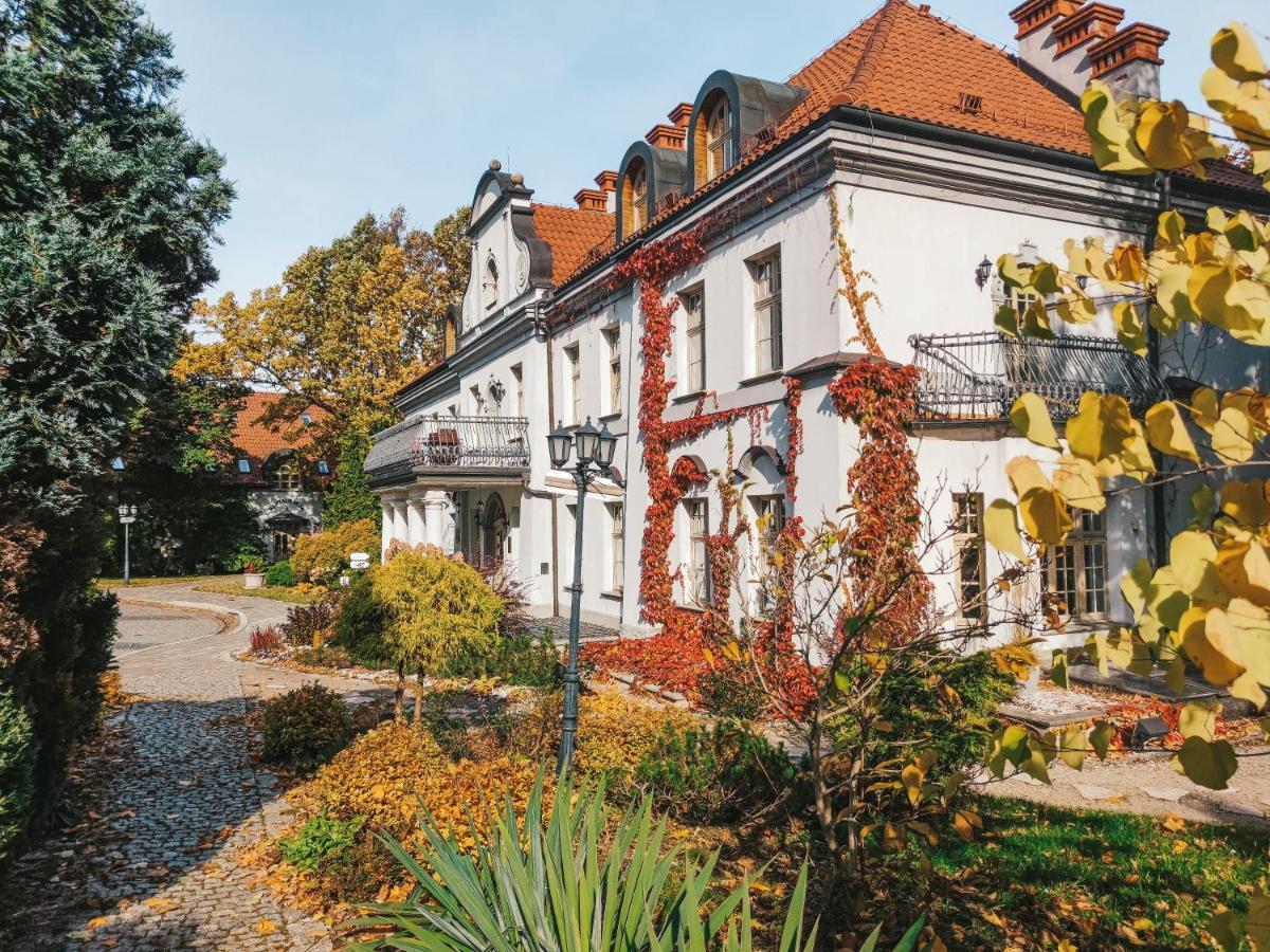 Palac Czarny Las Wożniki Exteriör bild